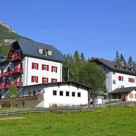 Hotel Croda Rossa Carbonin Exterior photo