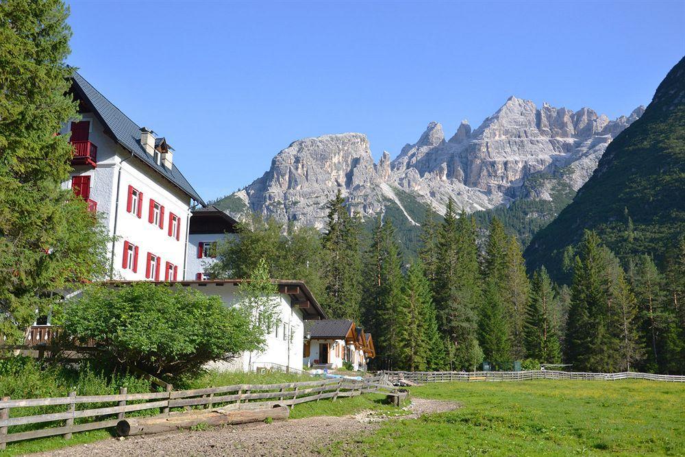Hotel Croda Rossa Carbonin Exterior photo