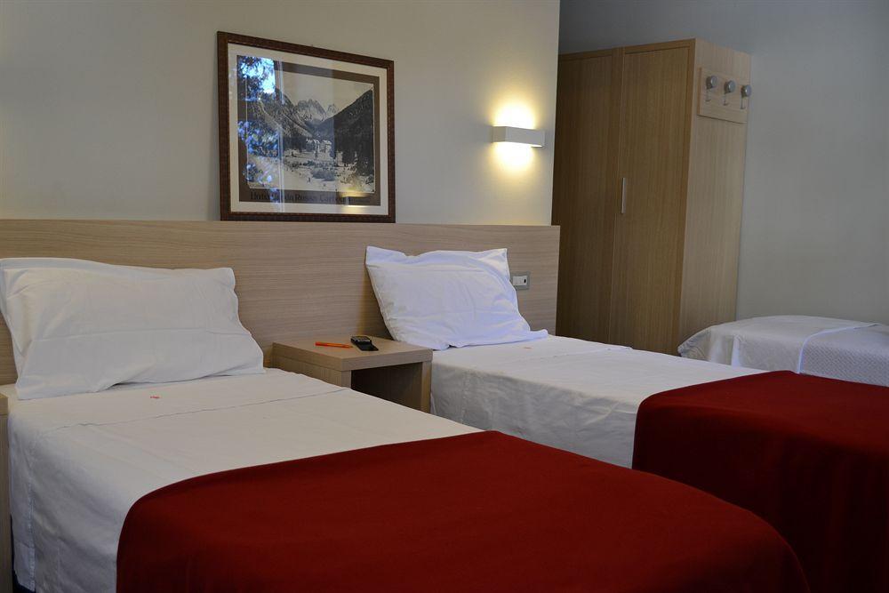 Hotel Croda Rossa Carbonin Exterior photo
