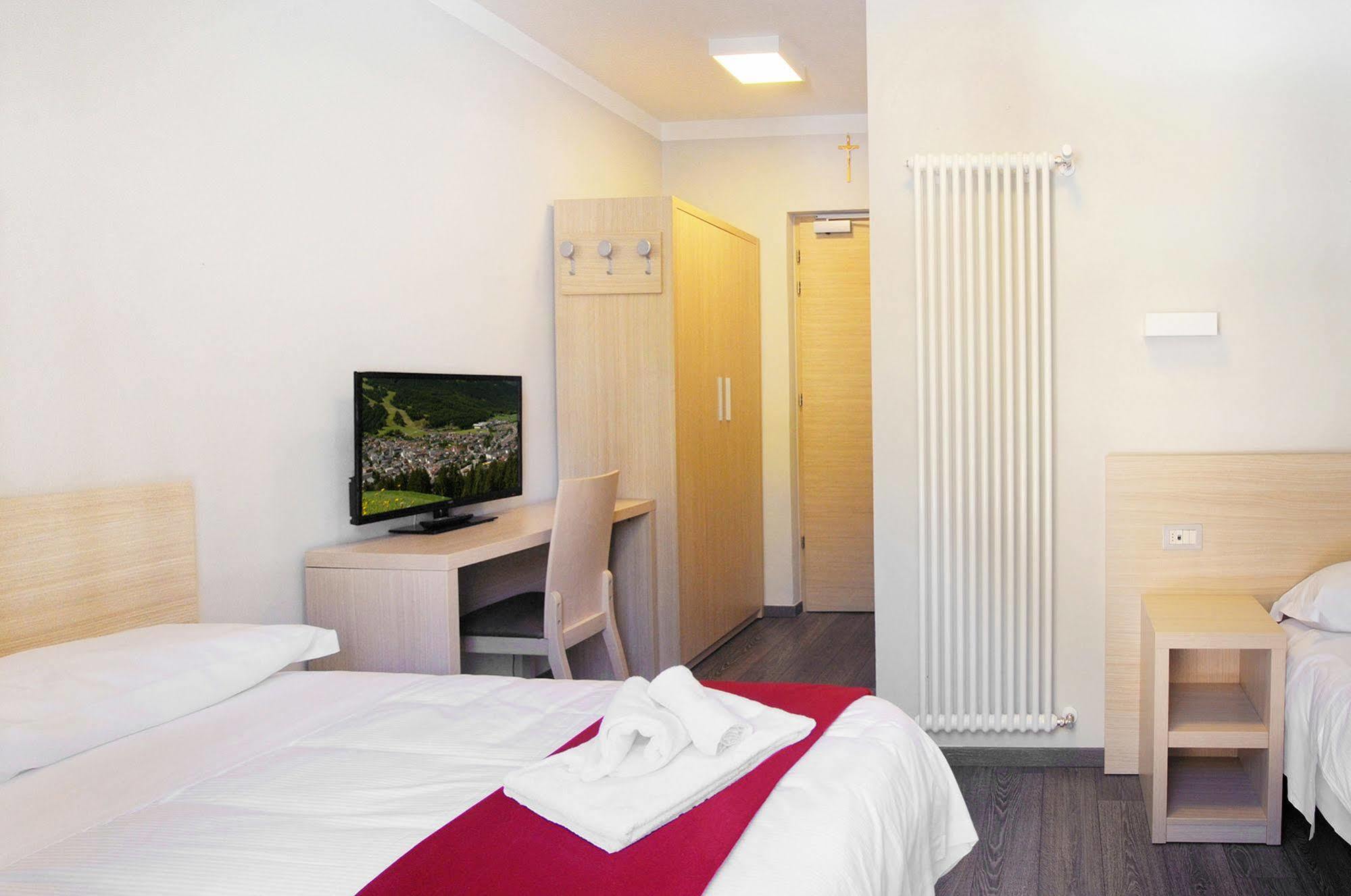Hotel Croda Rossa Carbonin Exterior photo