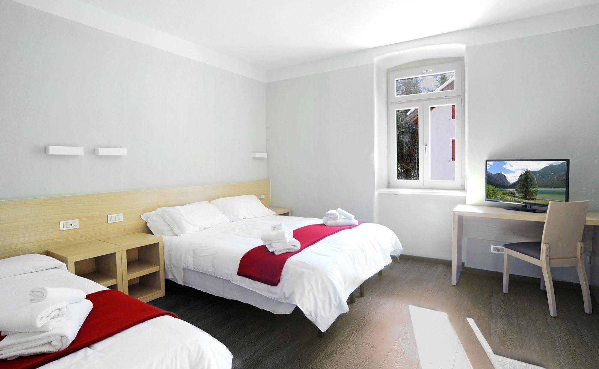 Hotel Croda Rossa Carbonin Exterior photo